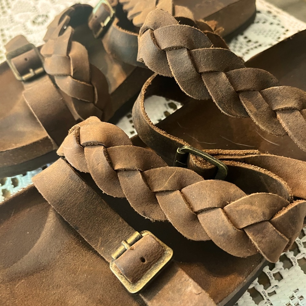 White mountain brand Birkenstocks